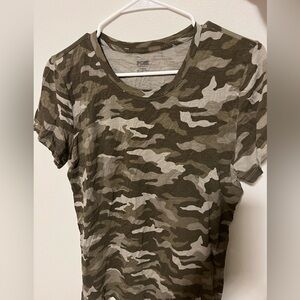 PINK Camo T-shirt Size Medium